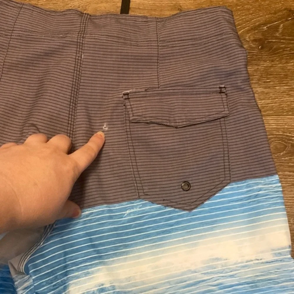 Hang‎ ten swim trunks 28